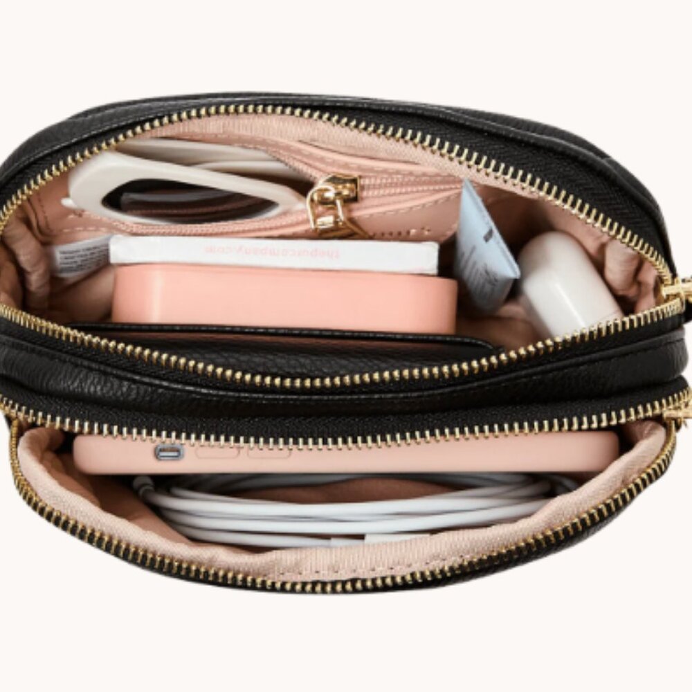 **SOLD** Poppy & Peonies "On The Run" Vegan Leather Belt Bag in black *NWT - Picture 4 of 16
